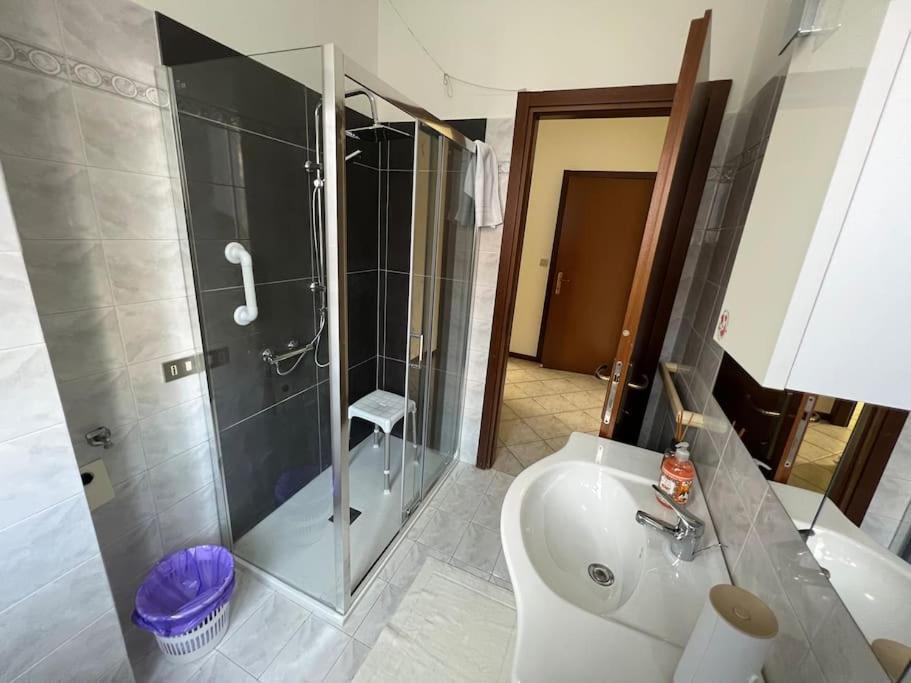 דירות ברגמו Orio Relax 24H Airport 1 - 3 Minute From Arrival By Bus מראה חיצוני תמונה