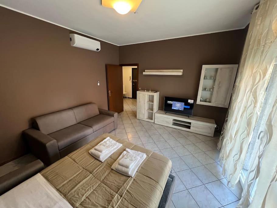 דירות ברגמו Orio Relax 24H Airport 1 - 3 Minute From Arrival By Bus מראה חיצוני תמונה