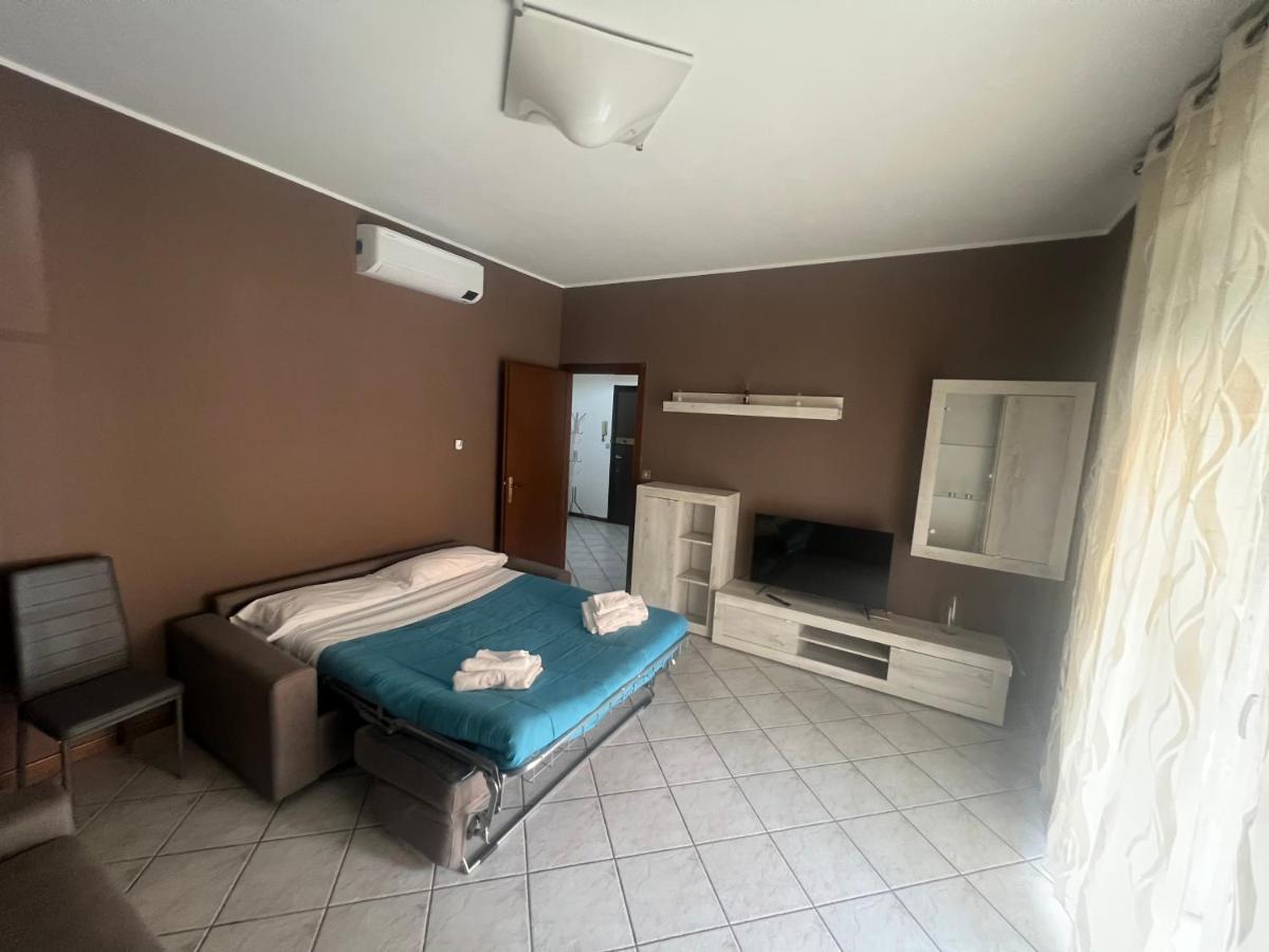 דירות ברגמו Orio Relax 24H Airport 1 - 3 Minute From Arrival By Bus מראה חיצוני תמונה