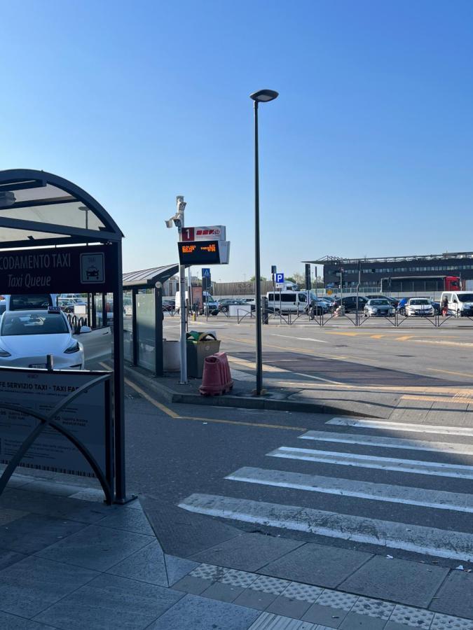 דירות ברגמו Orio Relax 24H Airport 1 - 3 Minute From Arrival By Bus מראה חיצוני תמונה